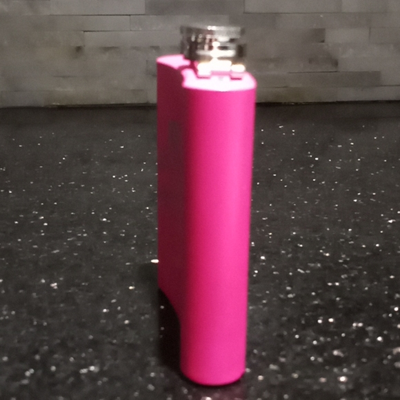 Las Vegas Pink Flask (878) - Picture 4 of 8